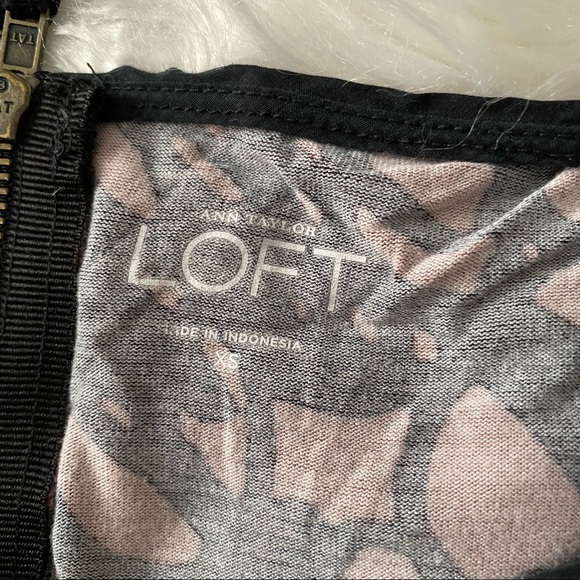 LOFT • Black & Blush Top - Picture 7 of 11